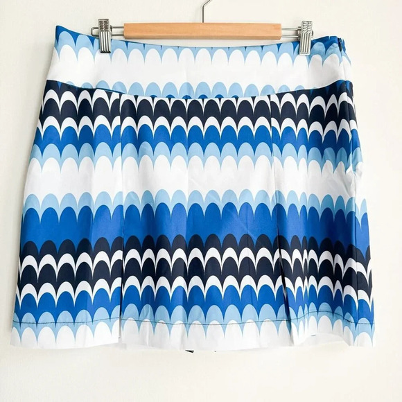 Golftini Women's 17.5” Beachy Waves Golf Skort - Picture 3 of 5